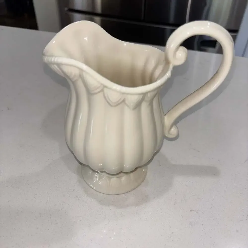 L. GODINGER & CO. Elegant Ivory Porcelain Small Creamer Pitcher Syrup